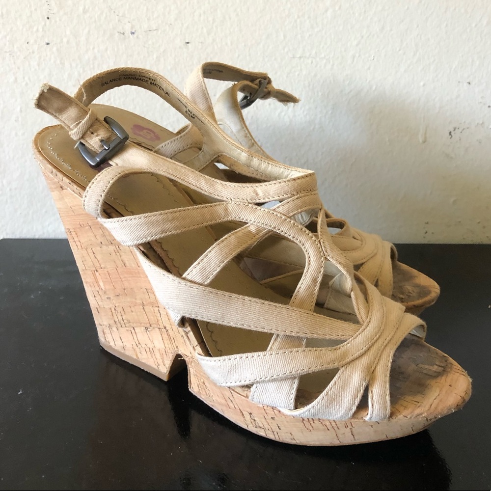 Brass plum cork wedge